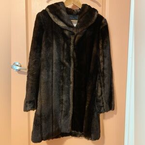 Aritzia Talula Babaton Faux Fur coat, XS, brown